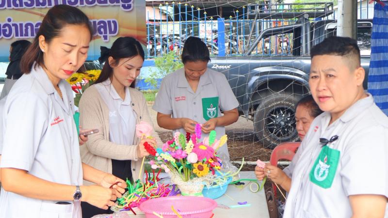 11. โครงการ “หน่วยบำบัดทุกข์ บำรุงสุข สร้างรอยยิ้มให้ประชาชน”